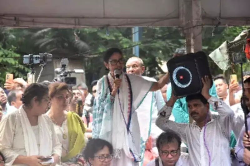 Mamata Banerjee Leads Protest, Vows to Remove BJP from Power