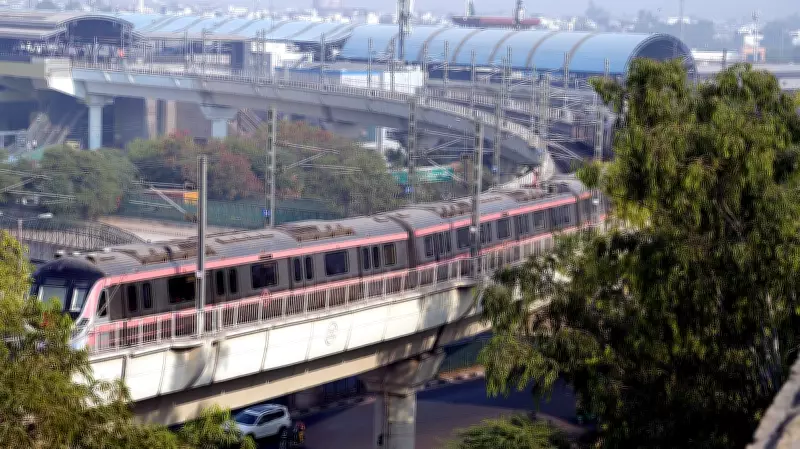 Man Killed in Scuffle at Delhi's Shahdara Station, Police Investigate