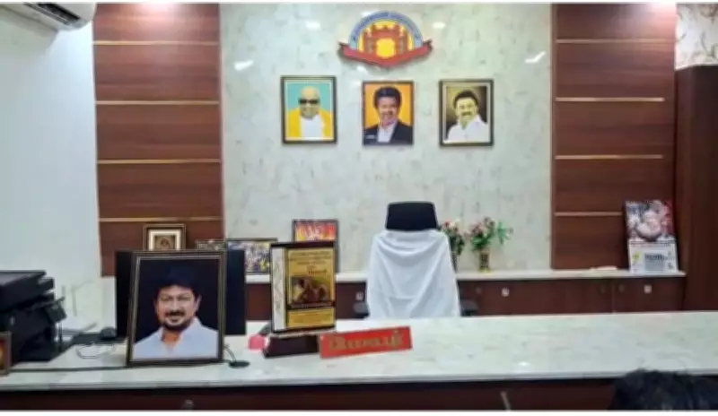 Mayor Avoids Chair Under Vijay's Photo, Political Row Escalates in TN
