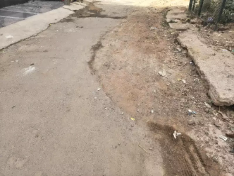MCG Faces Backlog: 861 Road Complaints Pending, Many Overdue in Gurgaon