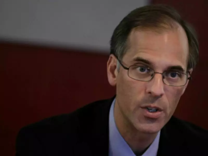 Moody's Chief Economist Warns US Recession Risk High Without Iran Peace Deal