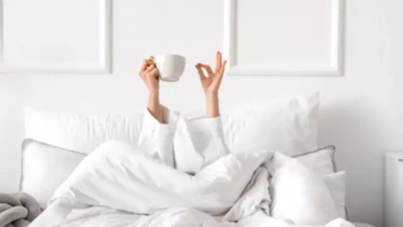 Morning Drinks: Sugar or Caffeine? What Science Says About Your Wake-Up Cup