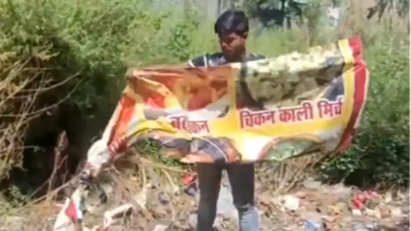 Muzaffarnagar: Hindu Raksha Dal Vandalises Eatery Ahead of Kanwar Yatra, 3 Arrested