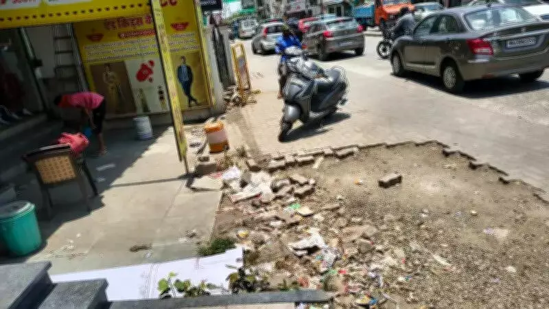 Nagpur paver blocks loose at Manish Nagar T-point, PWD blames poor workmanship