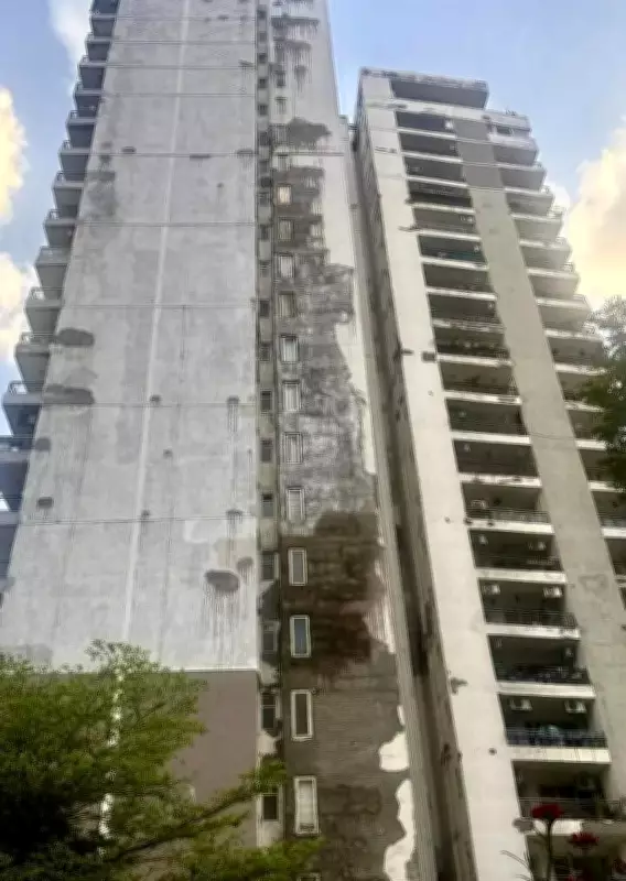 Noida House Help Injured by Falling Concrete, Residents Allege Builder Negligence