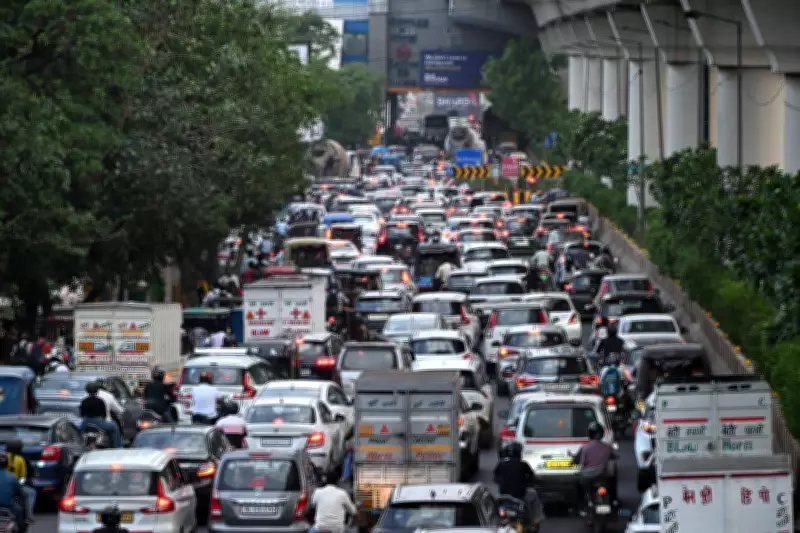 Noida's Vishwakarma Road: 40-Foot Wide Corridor Faces Daily Gridlock Despite Measures