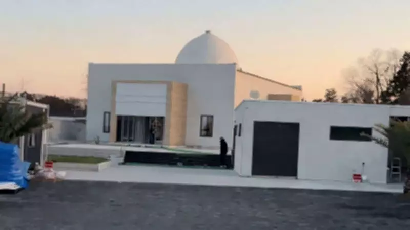 Pakistan Embarrassed in Japan, Distances from Mosque Facing Demolition