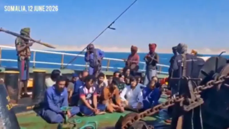 Pakistani Hostages Held by Somali Pirates Appeal for Government Help