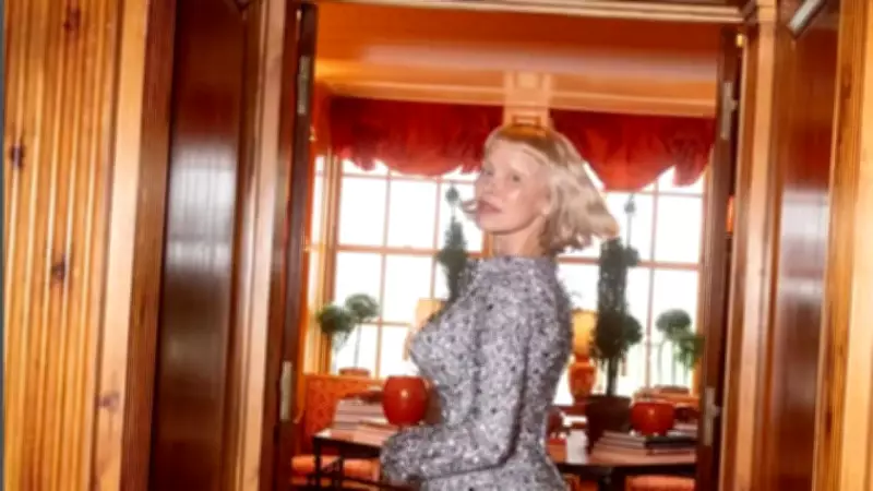 Pamela Anderson Embraces True No-Makeup Look, Defies Beauty Standards