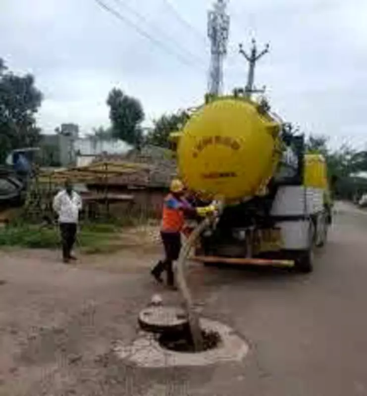Panchkula MC Deploys Super Suction Machines to Clean Road Gullies for Monsoon