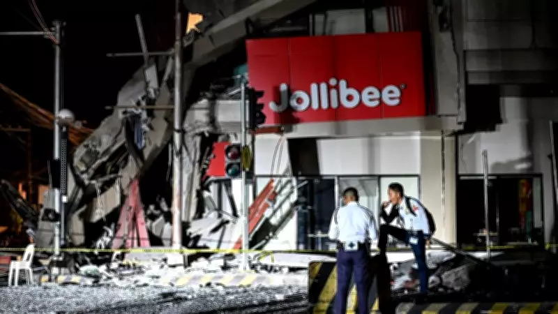 Philippines Earthquake: 7.8 Magnitude Kills 32, Triggers Tsunami Alerts