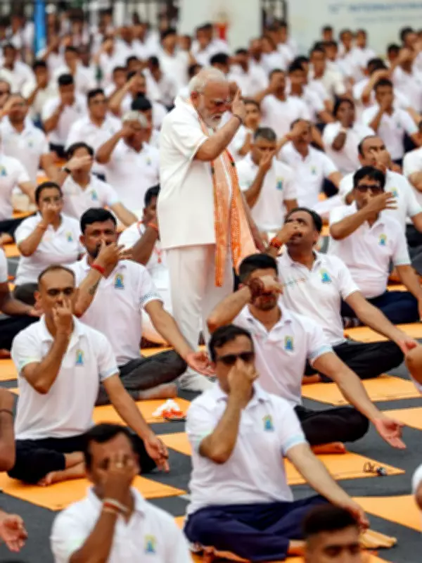 PM Modi Leads International Yoga Day Celebrations in Kolkata for First Time
