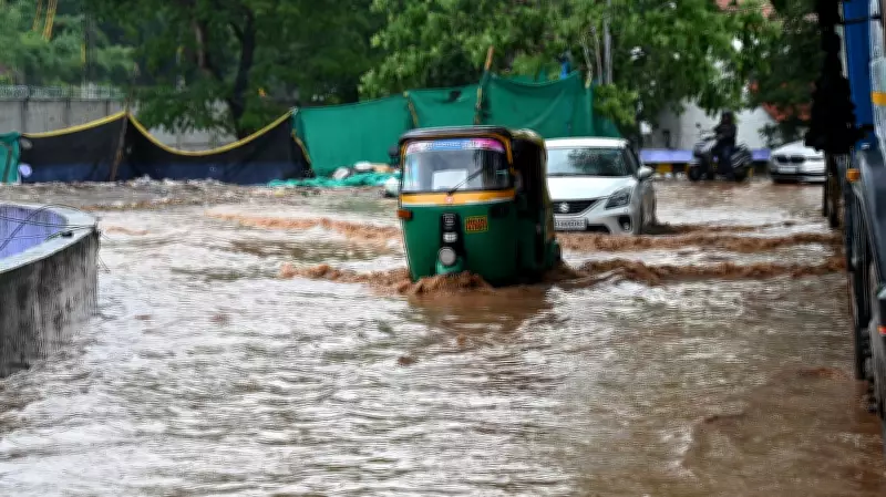 Rain worsens Bengaluru traffic as potholes and waterlogging hit commuters
