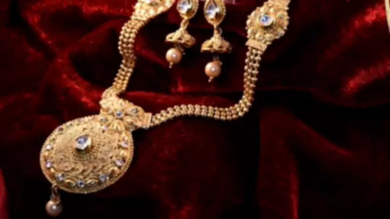 Robbers Loot Farmhouse in Hassan, Steal Gold Jewellery Worth Rs 25 Lakh