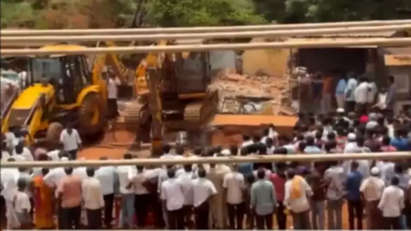 Roof collapse in Vikarabad: One feared dead, several injured