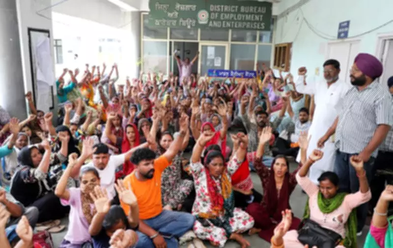 Sacked Meri Rasoi Scheme Workers Gherao Labour Office for 8 Hours in Jalandhar