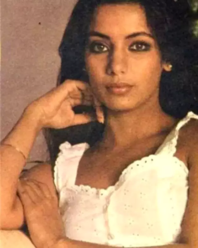 Shabana Azmi Shares Untouched Vintage Photo Amid AI Era