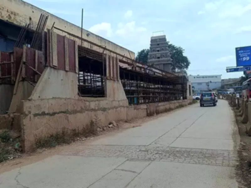 Slow construction of HD-BRTS bus station near Galli Durgamma Temple troubles Hubballi commuters