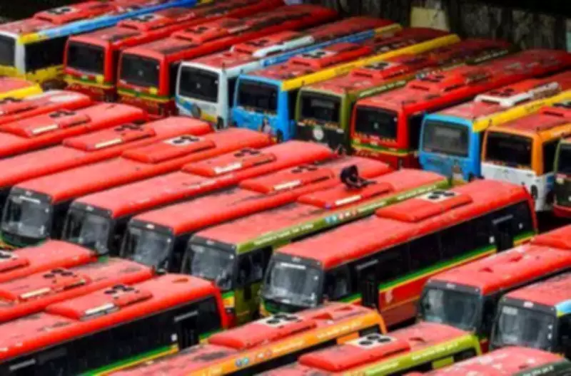 Smoke near rear tyre of BEST bus in Mumbai; passengers safe