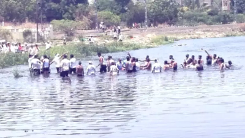 Sugar Cane Farmers Threaten Jalsamadhi Over Unpaid Dues in Solapur