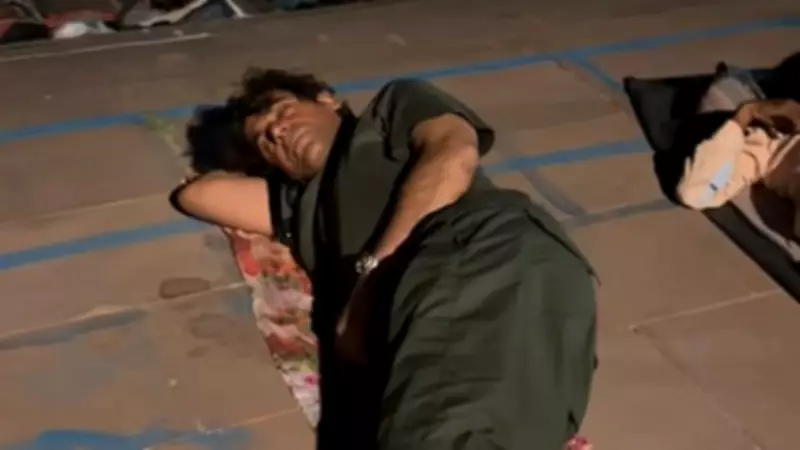 Sunil Grover Shares Video of Himself Sleeping on Ganga Riverbank