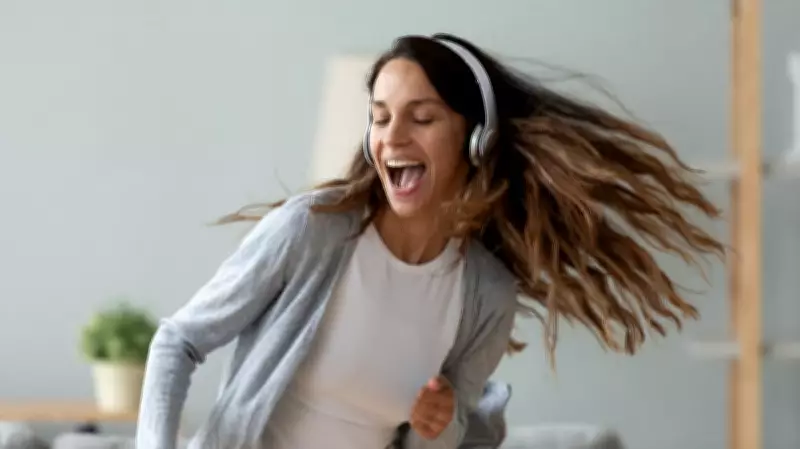Swaying Body Flushes Brain Toxins, New Study Finds