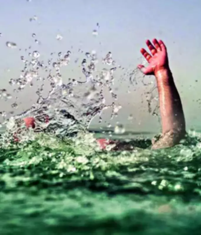 Thane: Painter falls into creek, drowns while working on railway bridge