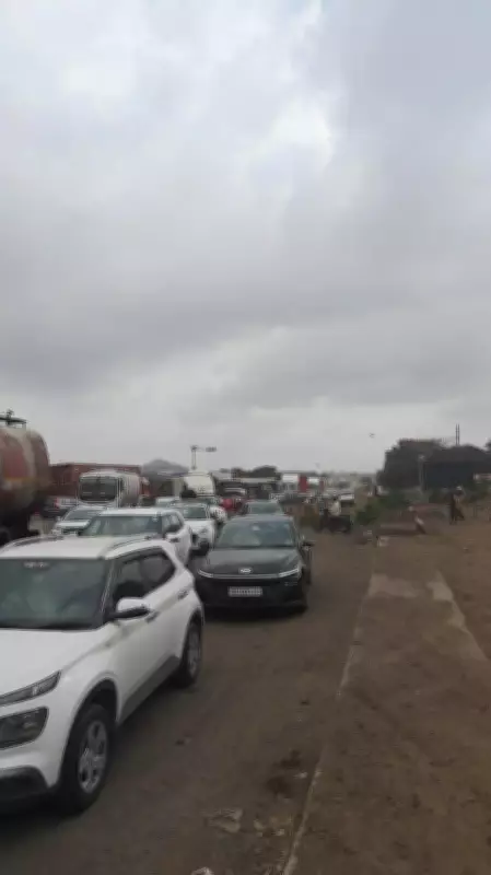 Truck tyre burst disrupts traffic on Mumbai-Agra highway for 5 hours near Igatpuri