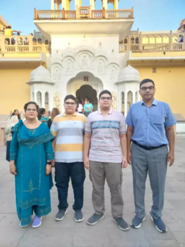 Twin Brothers Sacrifice IIT Mumbai for Togetherness, Choose IIT Madras