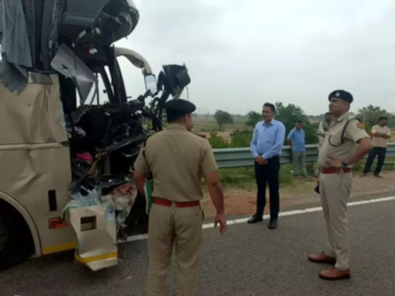 Two killed, 16 hurt in bus-truck collision near Mahendragarh