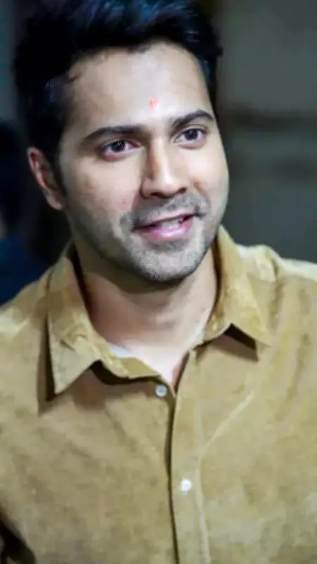 Varun Dhawan Calls Rakhi Sawant an Icon, Reveals Dad David Dhawan's Roast
