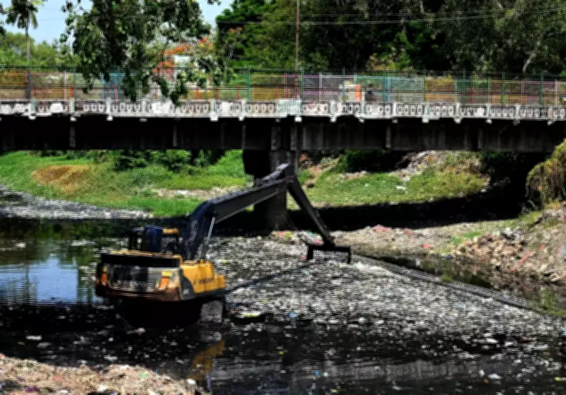 VMC Intensifies Drain Desilting Ahead of Monsoon to Prevent Waterlogging