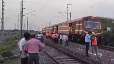4 killed jumping off train after fire rumour in Madhya Pradesh