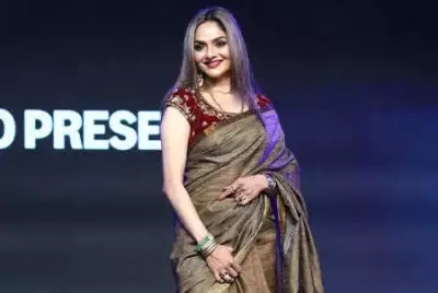 Madhoo Recalls First Meeting Manoj Bajpayee for DD Interview, Dream Come True