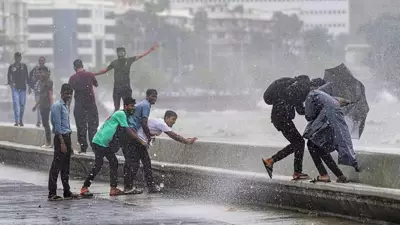 Monsoon Showers Drench Mumbai After Delay, Offering Relief from Heat and Water Stress