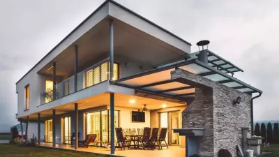 UK Prime Rural Property Market Slumps as Prices Fall Over 12%