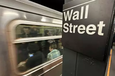 US Tech Stocks Tumble as Semiconductor Rout Deepens on AI Valuation Fears