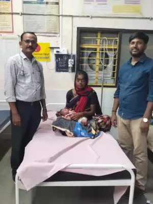 Woman gives birth in shanty with help of govt ambulance staff in Maharashtra