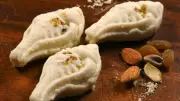 8 GI-Tagged Bengali Sweets You Must Try: From Rosogolla to Nolen Gurer Sandesh