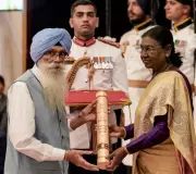 Chandigarh's 88-year-old 'broom warrior' gets Padma Shri from President Murmu