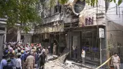 Delhi Hotel Fire: Locals Break Windows, Throw Mattresses to Save Trapped Man