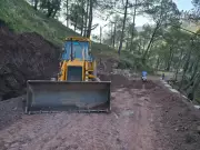 Diesel sale curbs stall road works in Himachal; contractors seek relief