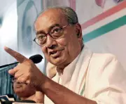 Digvijaya Singh Urges PM Modi to Halt CBSE Three-Language Policy for Class IX