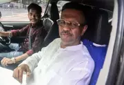 Firhad Hakim meets rebel Trinamool MLA Ritabrata Banerjee in assembly
