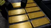Gold Futures Fall to Rs 1.58 Lakh/10g on US-Iran Ceasefire Hopes