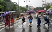 Heavy Rain and Strong Winds Batter Kerala, Orange Alert in Eight Districts