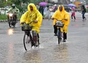 IMD Issues Yellow Warning for Heavy Rain in 7 Kerala Districts on Thursday