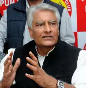 Jakhar Urges AAP MLAs to Follow Conscience Before Akal Takth in Mann Video Row