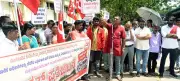Mangaluru Street Vendors Protest Sunday Bazaar Eviction by MCC