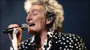 Rod Stewart Faints On Stage, Pauses Concert For Oxygen